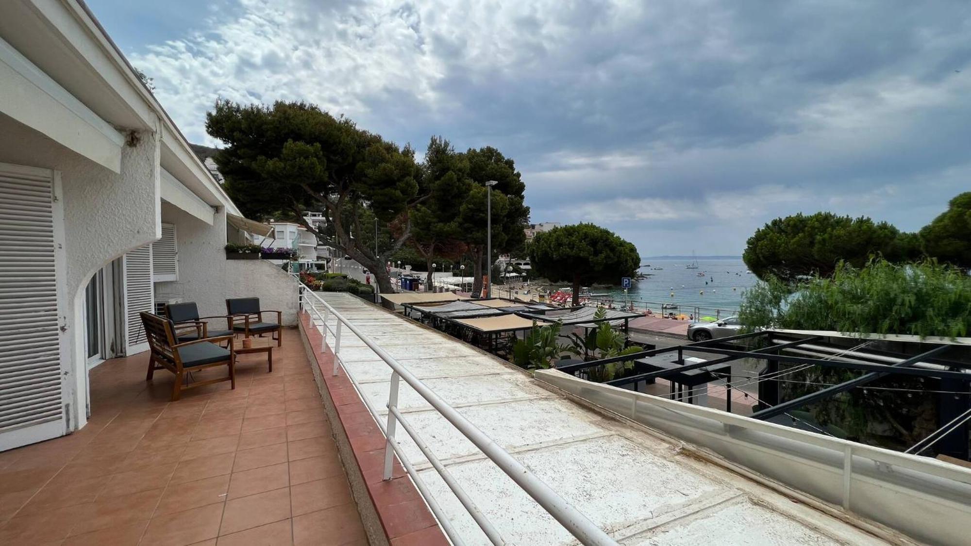 Precioso Apartamento Moderno En Primera Linea Del Mar Av-11 Roses Esterno foto