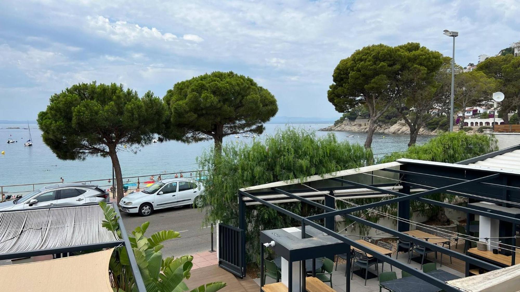 Precioso Apartamento Moderno En Primera Linea Del Mar Av-11 Roses Esterno foto