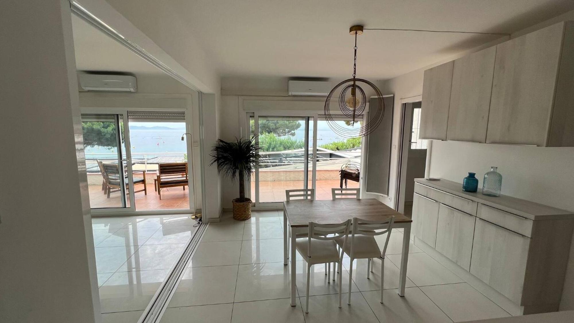 Precioso Apartamento Moderno En Primera Linea Del Mar Av-11 Roses Esterno foto