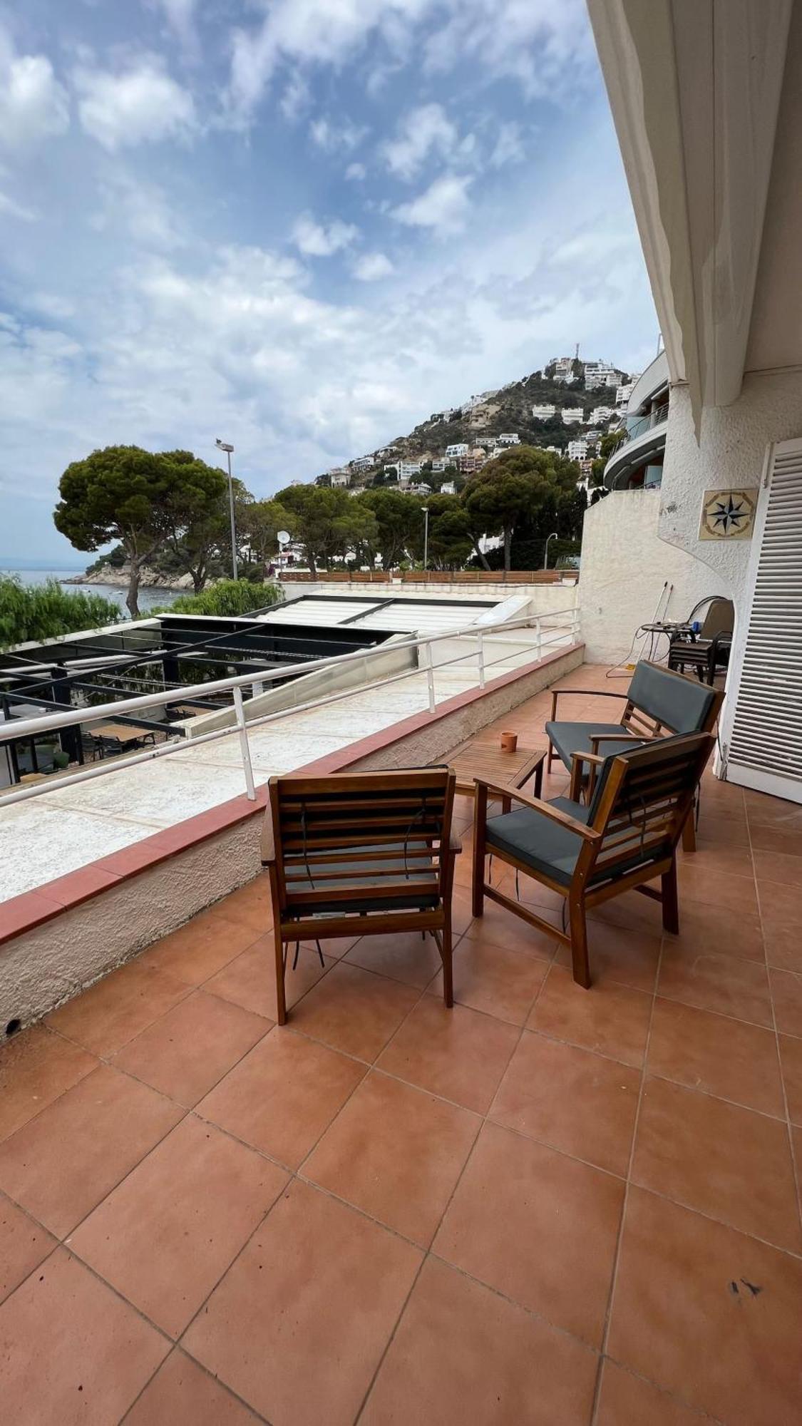 Precioso Apartamento Moderno En Primera Linea Del Mar Av-11 Roses Esterno foto