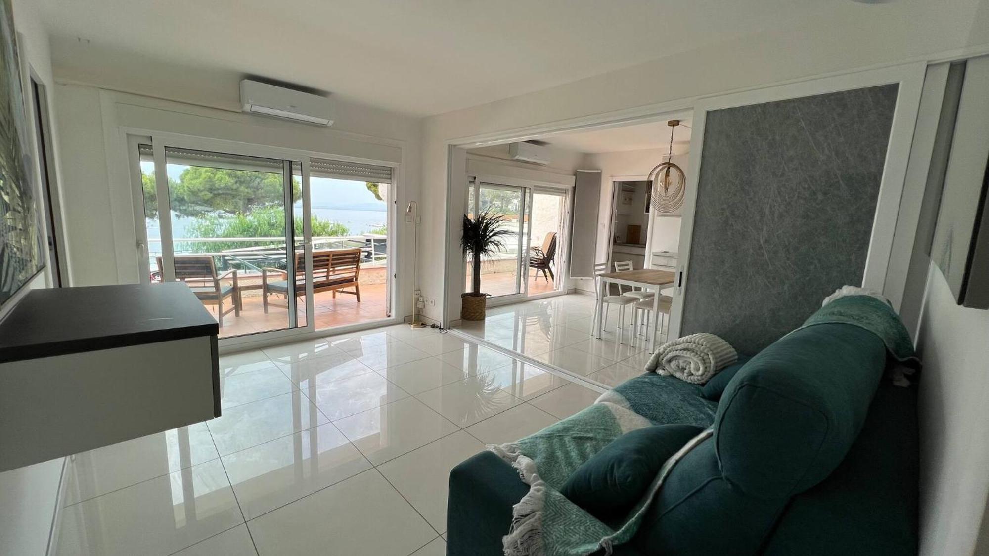 Precioso Apartamento Moderno En Primera Linea Del Mar Av-11 Roses Esterno foto