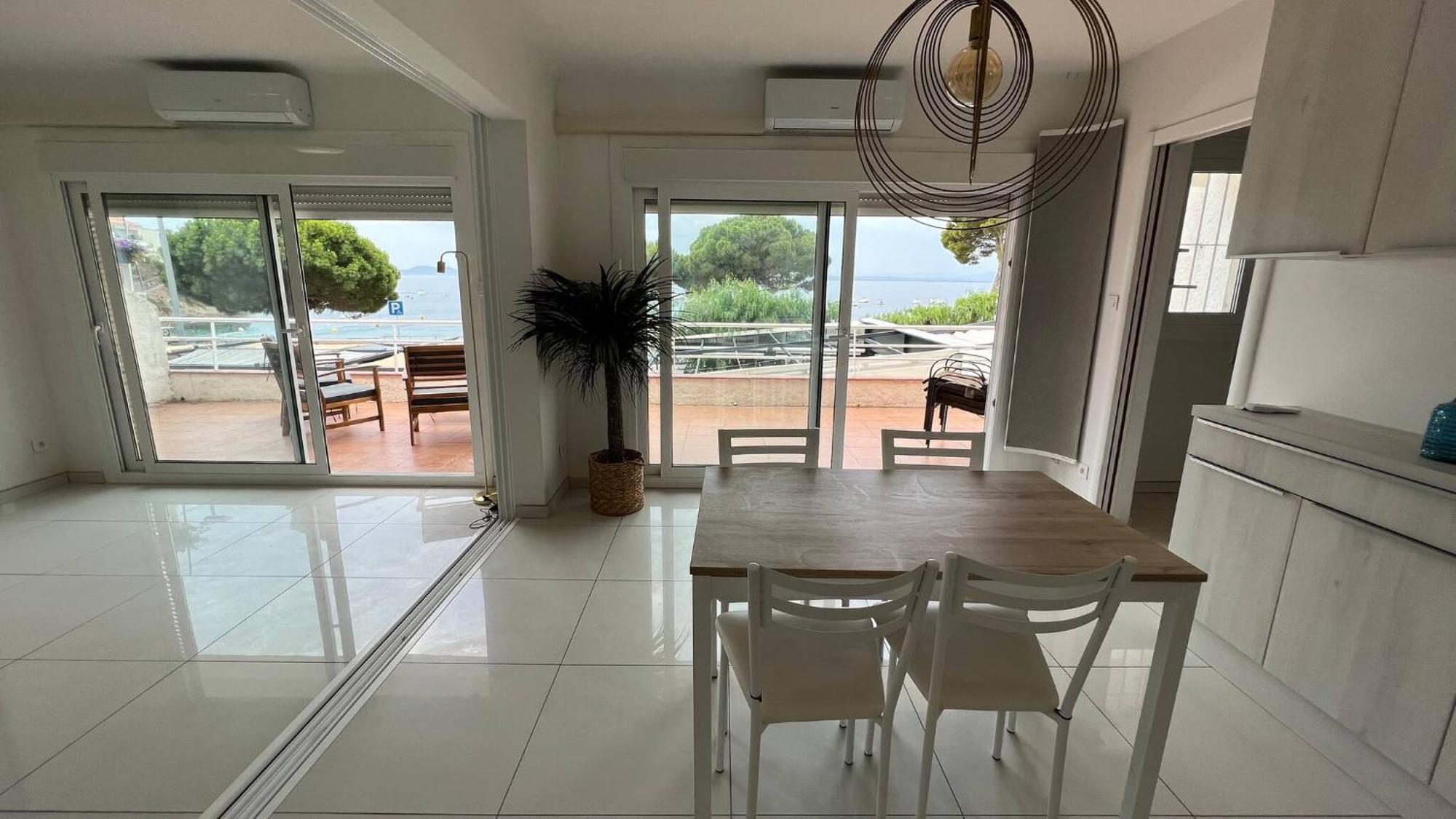 Precioso Apartamento Moderno En Primera Linea Del Mar Av-11 Roses Esterno foto